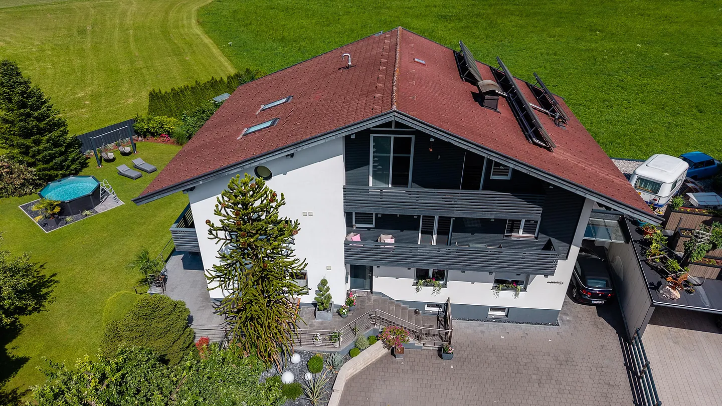 Pension Pirhofer Vorderansicht von oben